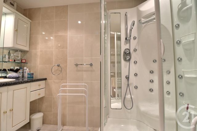 Afficher la photo en grand Appartement T3 à vendre - 3 pièces - 115.0 m2 - LA BAULE - 44 - PAYS-DE-LOIRE - Century 21 Dréano Immobilier