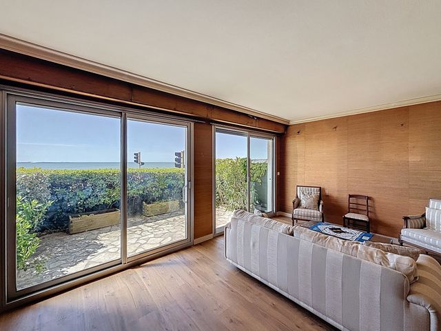 Appartement à vendre - 2 pièces - 61.0 m2 - LA BAULE - 44 - PAYS-DE-LOIRE - Century 21 Dréano Immobilier