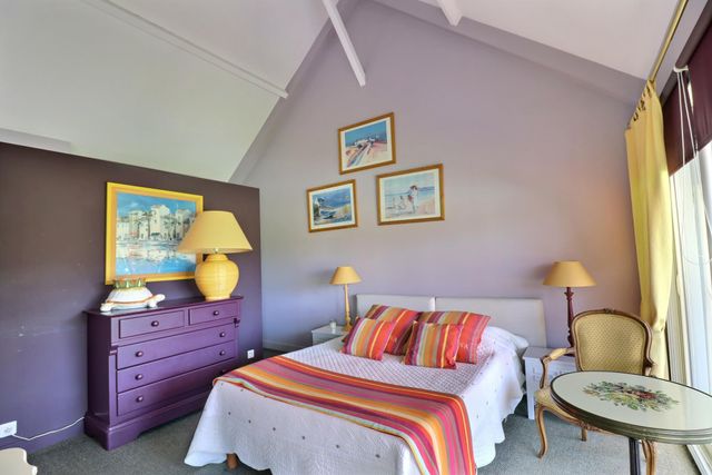 Afficher la photo en grand maison à vendre - 6 pièces - 260.0 m2 - GUERANDE - 44 - PAYS-DE-LOIRE - Century 21 Dréano Immobilier