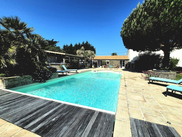 Afficher la photo en grand maison à vendre - 7 pièces - 373.0 m2 - PORNIC - 44 - PAYS-DE-LOIRE - Century 21 Dréano Immobilier