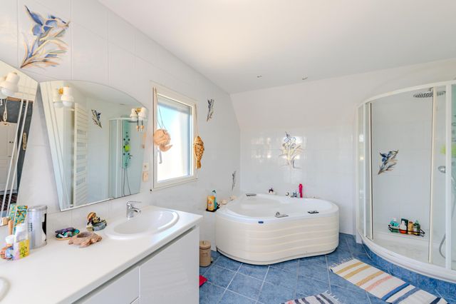 Afficher la photo en grand maison à vendre - 5 pièces - 209.37 m2 - BATZ SUR MER - 44 - PAYS-DE-LOIRE - Century 21 Dréano Immobilier