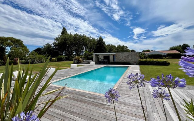 Afficher la photo en grand maison à vendre - 10 pièces - 380.0 m2 - ST HILAIRE DE RIEZ - 85 - PAYS-DE-LOIRE - Century 21 Dréano Immobilier