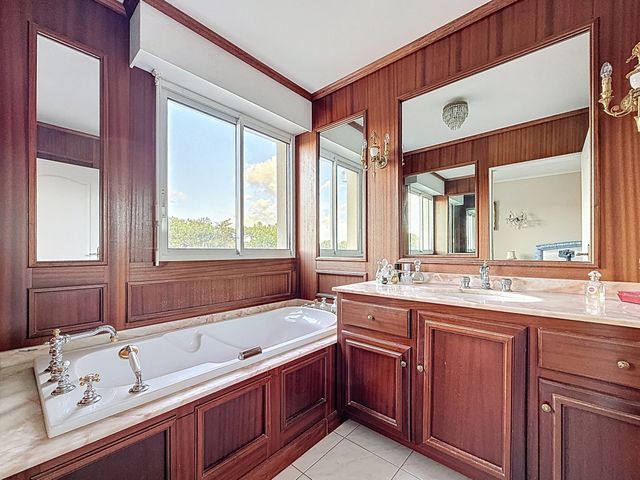 Appartement F4 à vendre - 4 pièces - 94.8 m2 - LA BAULE ESCOUBLAC - 44 - PAYS-DE-LOIRE - Century 21 Dréano Immobilier