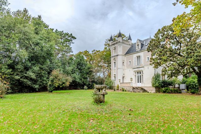 maison à vendre - 10 pièces - 420.0 m2 - STE LUCE SUR LOIRE - 44 - PAYS-DE-LOIRE - Century 21 Dréano Immobilier