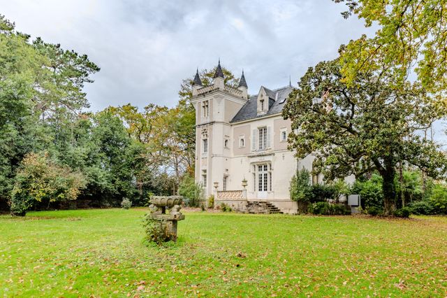 maison à vendre - 10 pièces - 420.0 m2 - STE LUCE SUR LOIRE - 44 - PAYS-DE-LOIRE - Century 21 Dréano Immobilier