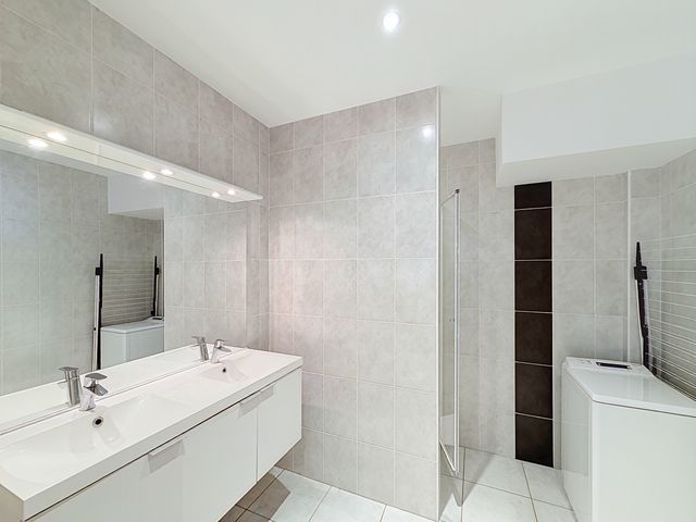 Appartement T3 à vendre - 3 pièces - 77.15 m2 - LA BAULE - 44 - PAYS-DE-LOIRE - Century 21 Dréano Immobilier
